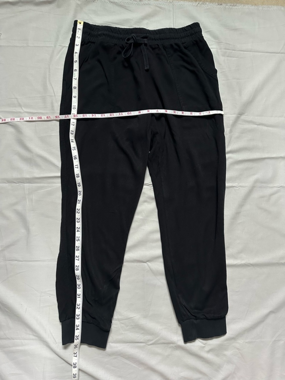 Lightweight black joggers with pockets and drawstring - Picture 4 of 4